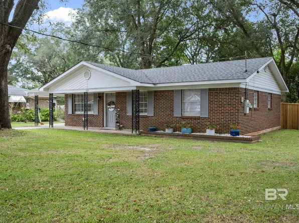 621 Ann St, Saraland, AL 36571