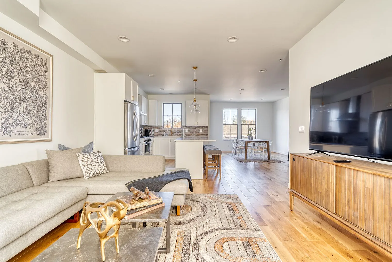 2 bed, 2.0 bath, 2045 sqft, $5,262 — Photo 1