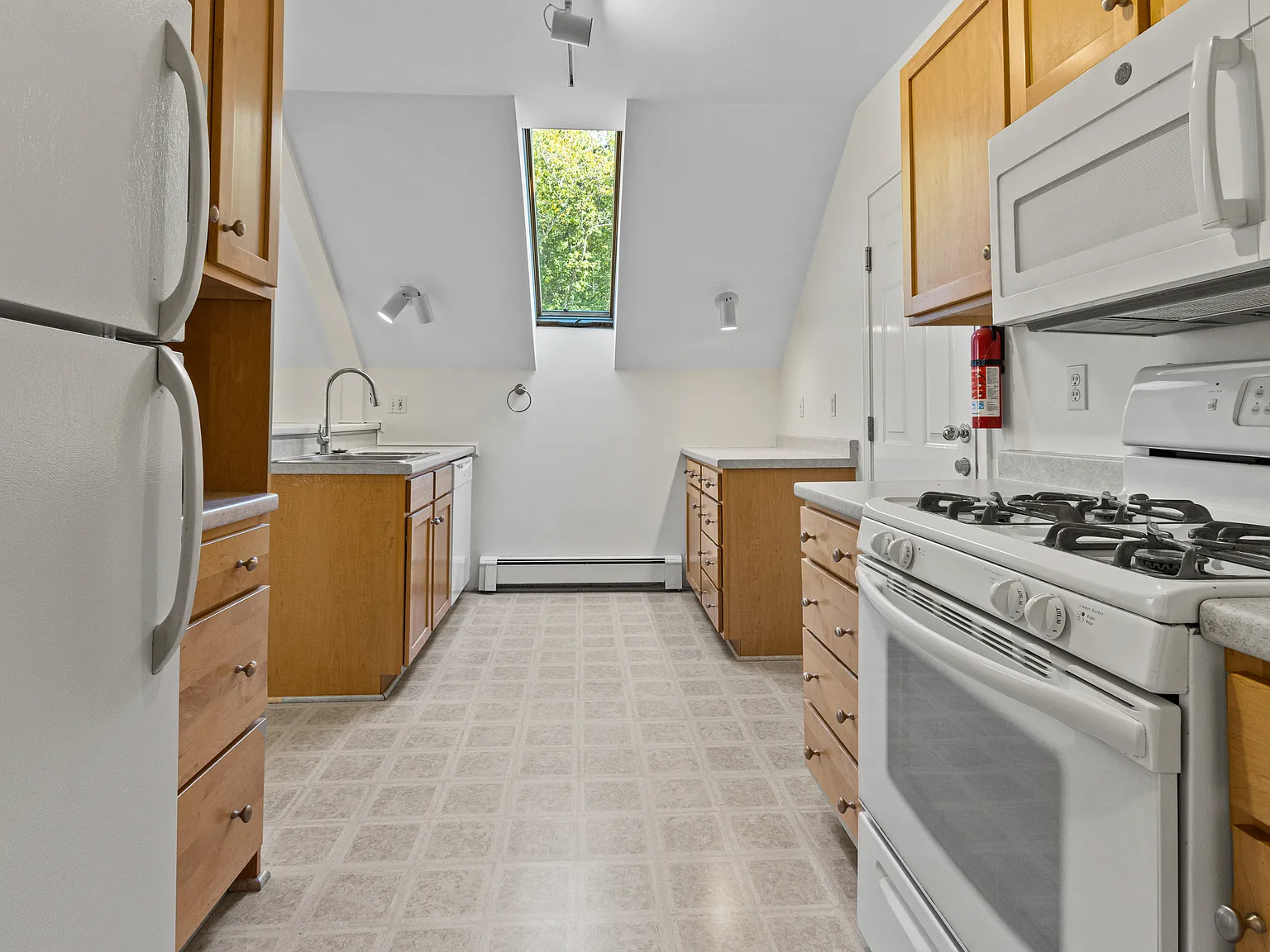 1 bed, 1100 sqft, $2,550 — Photo 4