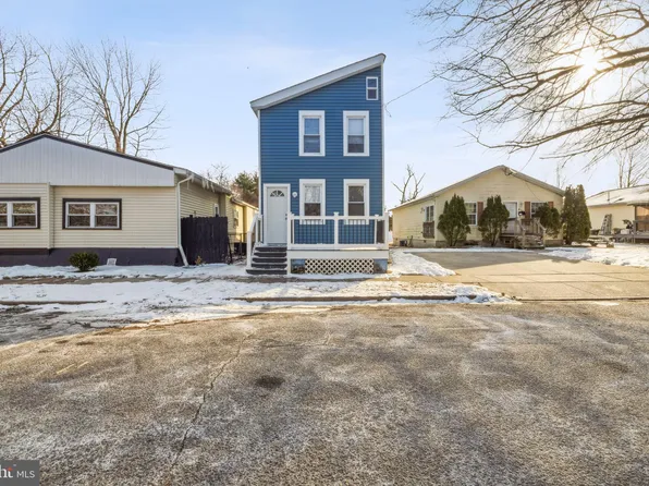 416 Jones Ave, Burlington, NJ 08016