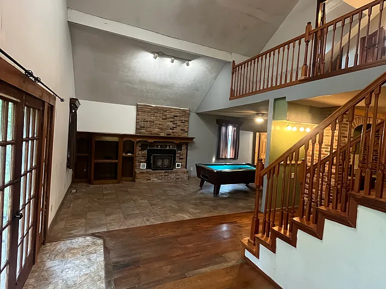 311 W Jefferson St — Photo 15