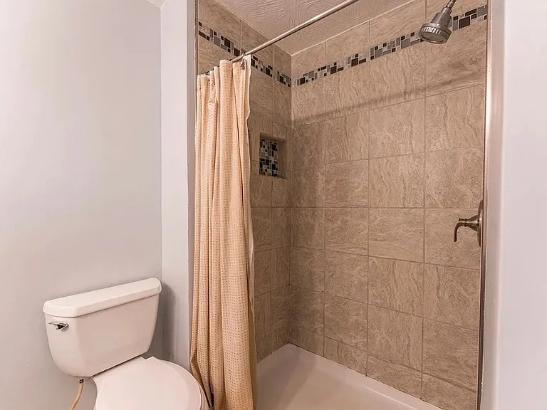 2118 S Suprema Ave — Photo 10