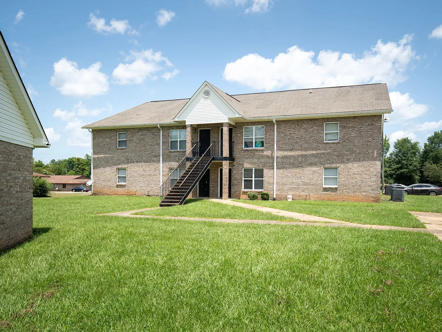 Hillcrest Estates — Photo 1