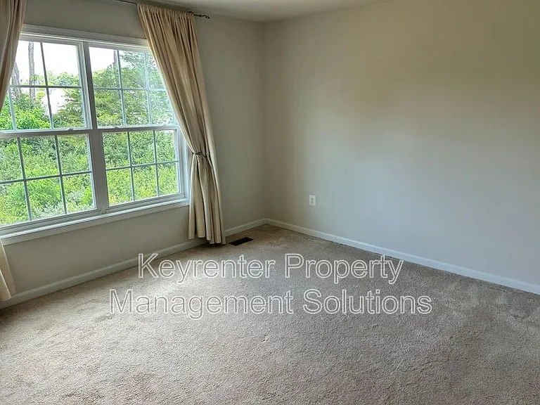 213 Willowshire Ct — Photo 17