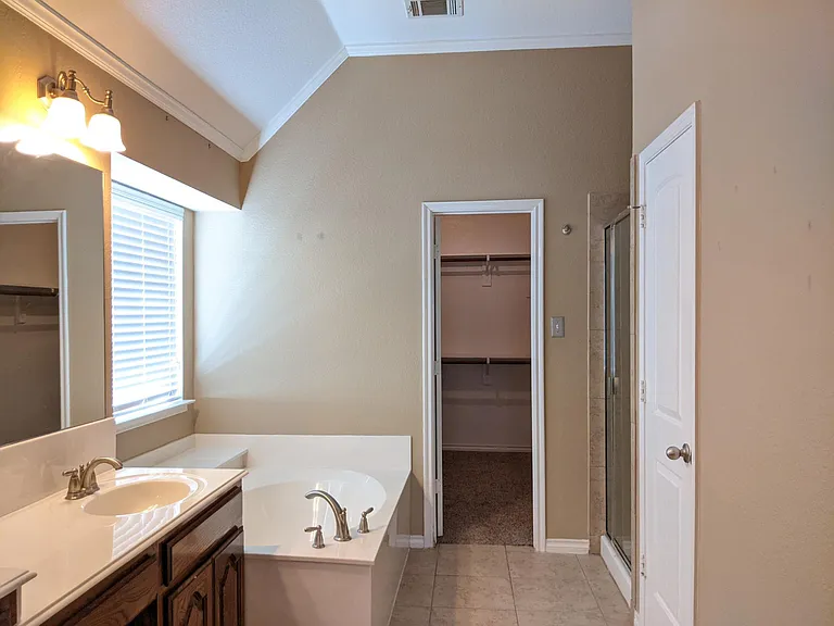8620 Boulder River Trl — Photo 12