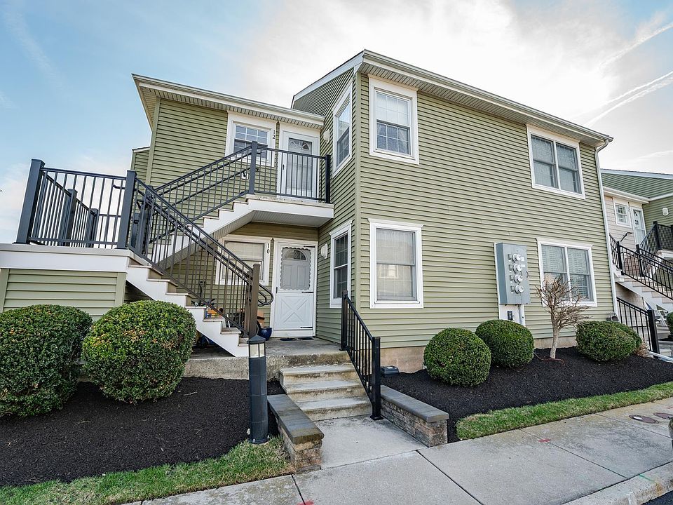 1st image of 12 Tonkin Ct #12