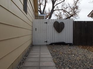 2527 Danbury Dr, Longmont, CO 80503