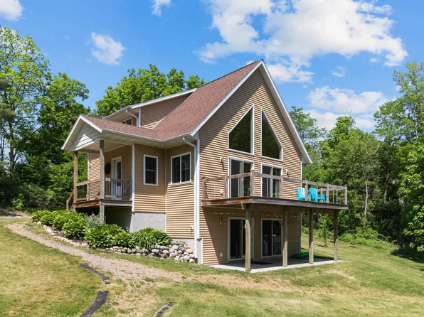 N5870 10th Ct, Plainfield, WI 54966