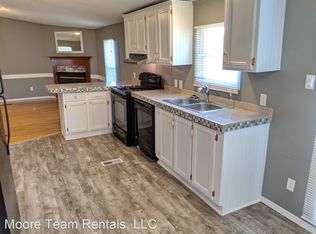 1366 Dana Rd, Hendersonville, NC 28792