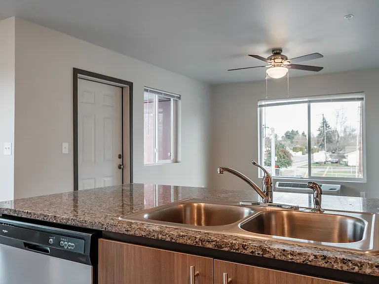 Cherry Glen Apartments — Photo 29
