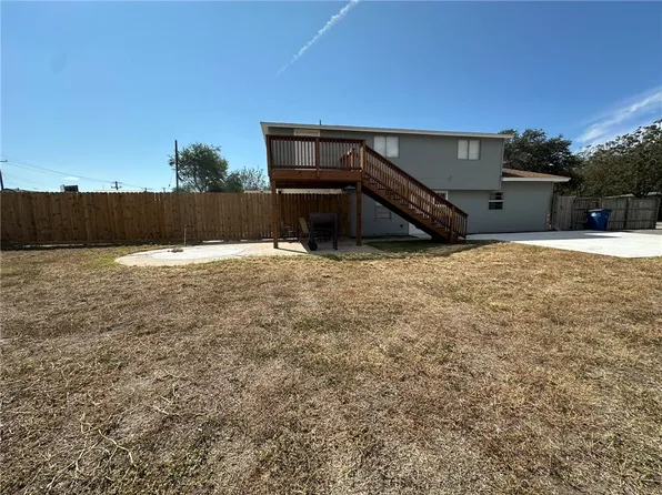 201 Volpe Cir, Gregory, TX 78359