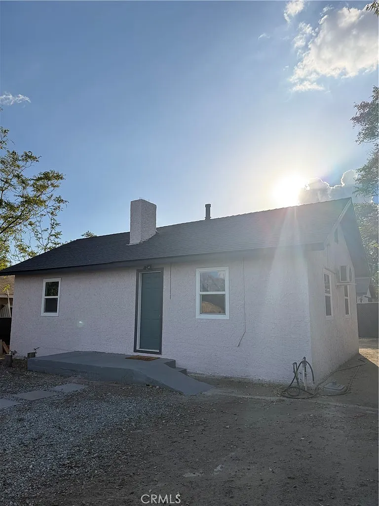 2 bed, 680 sqft, $2,300 — Photo 1