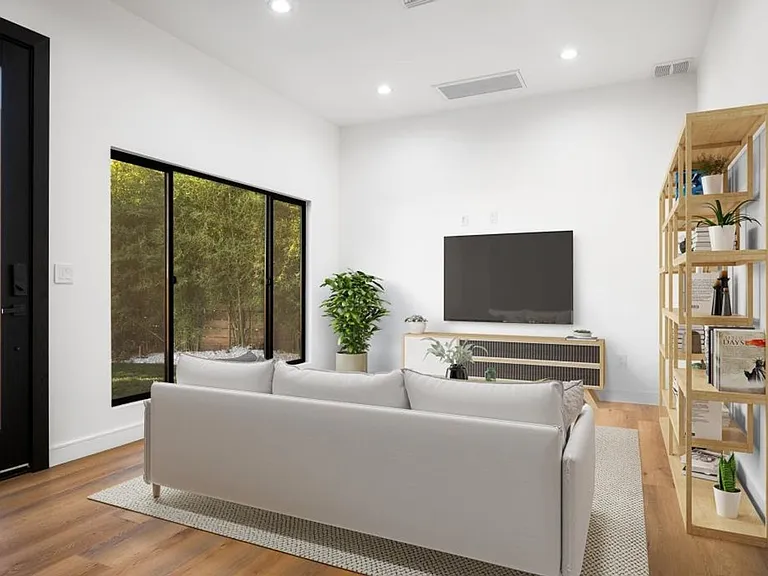 6443 Oakdale Ave — Photo 17