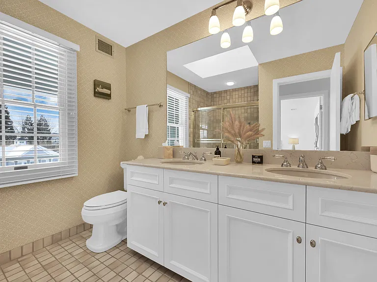 555 Pauls Ln — Photo 22