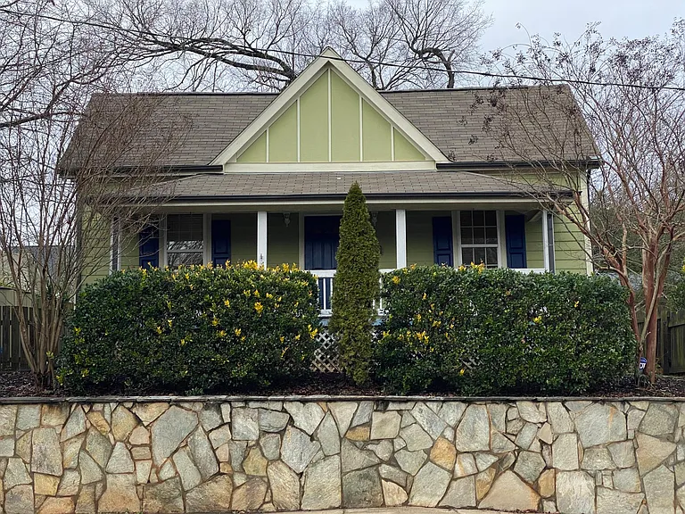 407 E Lenoir St — Photo 1