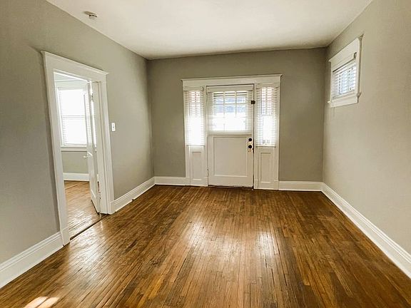2nd image of 1115 Blendon Pl