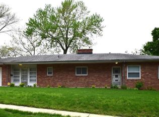 16 Glenview Dr, Belleville, IL