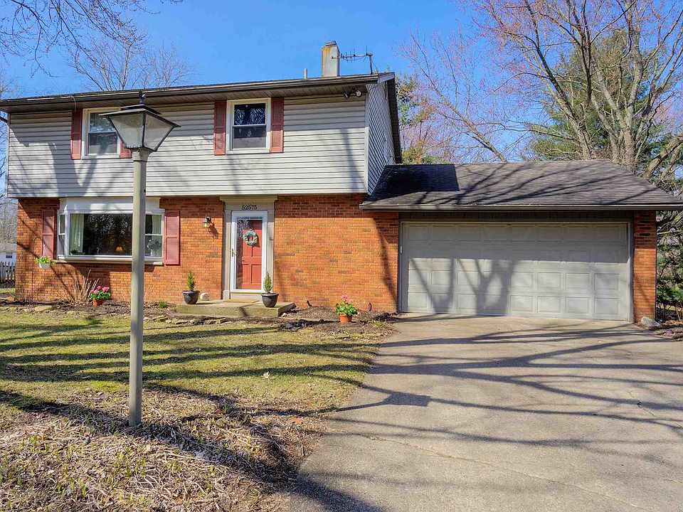 1st image of 52575 Walsingham Ln