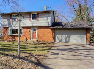 52575 Walsingham Ln, South Bend, IN 46637