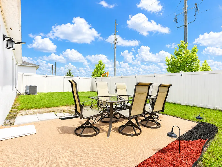 2450 McKinley Dr — Photo 20