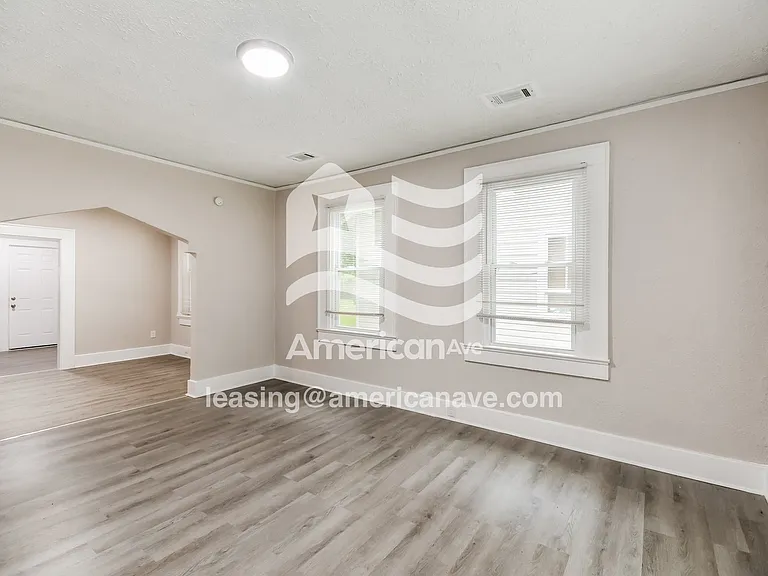 559133_003_living_room_13753849.jpg