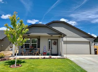 3161 SW Deschutes Ave, Redmond, OR 97756