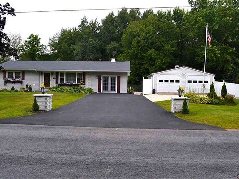 1st image of 17 Cardin Dr