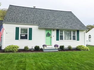 4 Manor Rd, East Haven, CT 06512