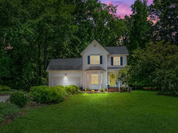 313 Chapel Valley Ln, Apex, NC 27502