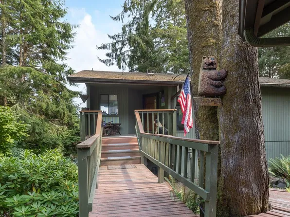 2011 NE Devils Ridge Rd, Lincoln City, OR 97367