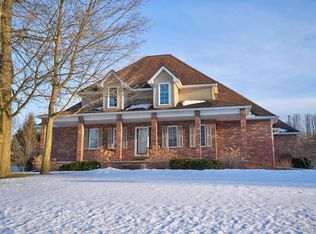 8201 Fountain View Ct, Flushing, MI 48433