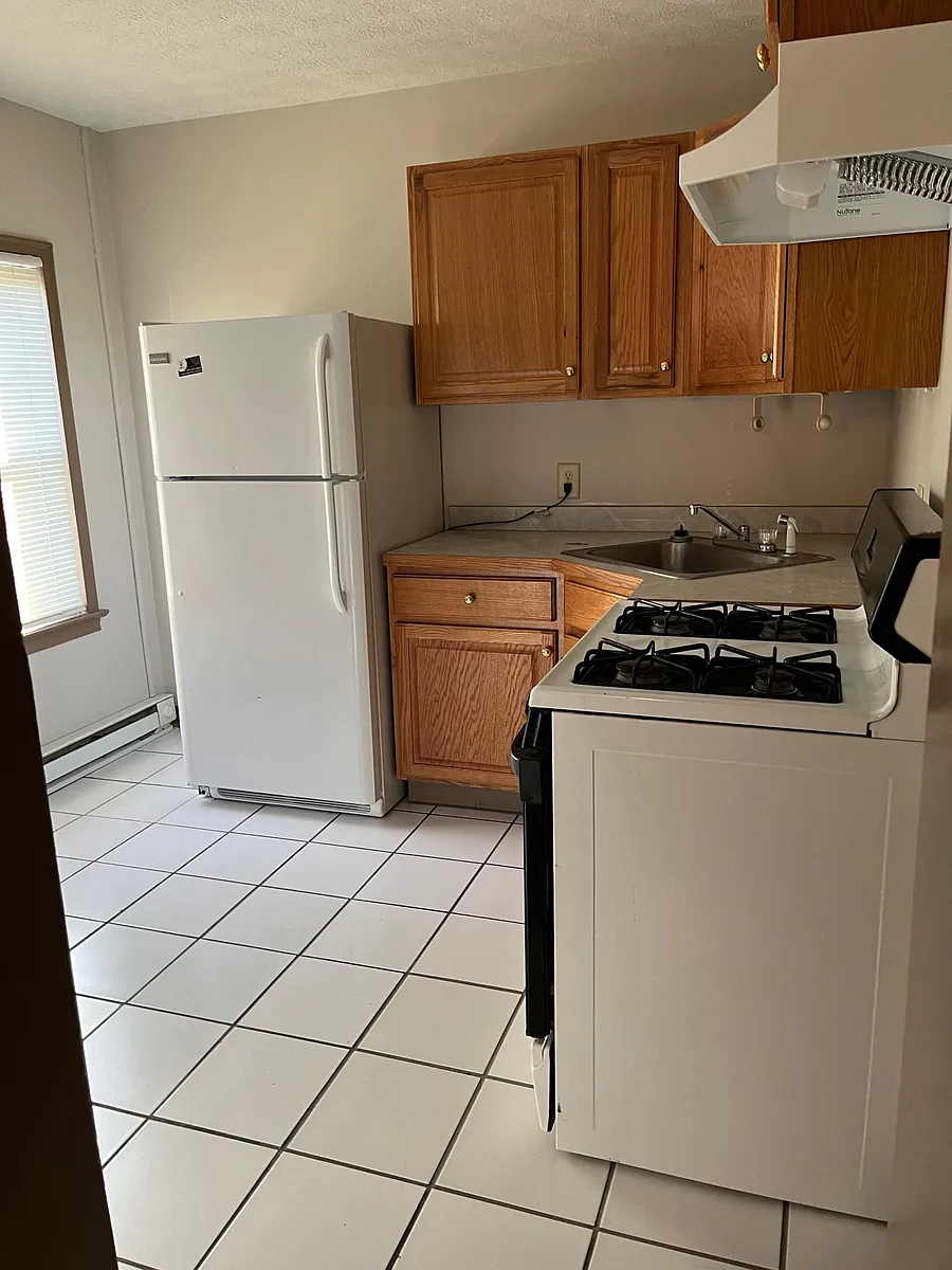 Kitchen - 202 Carrolldale Ave NE #202