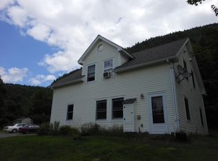 101 Valley View Dr, Bristol, VT 05443