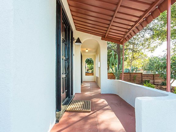 2nd image of 3756 Dover Pl