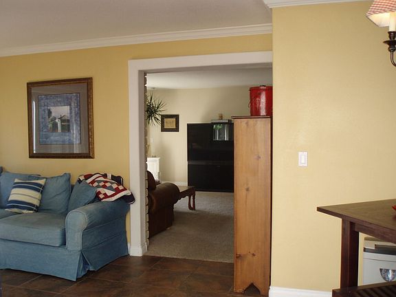 Family looking into Livingroom
