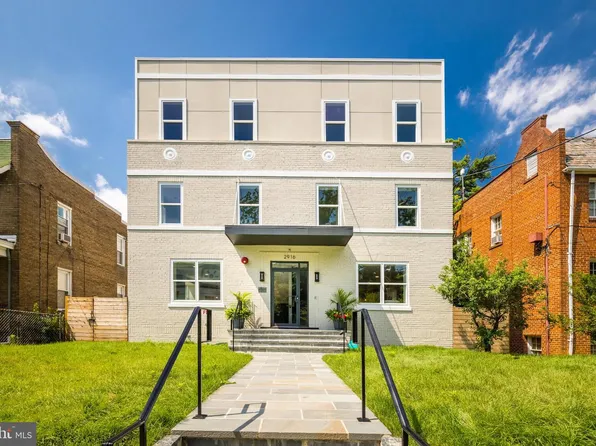 2916 P Penthouse 4, Washington, DC 20020