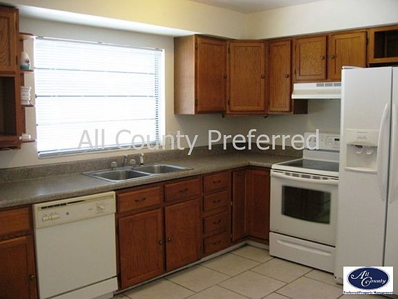4th image of 943 Bolton Ln