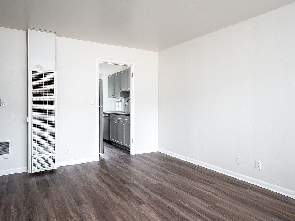 Clinton Court| Interior
