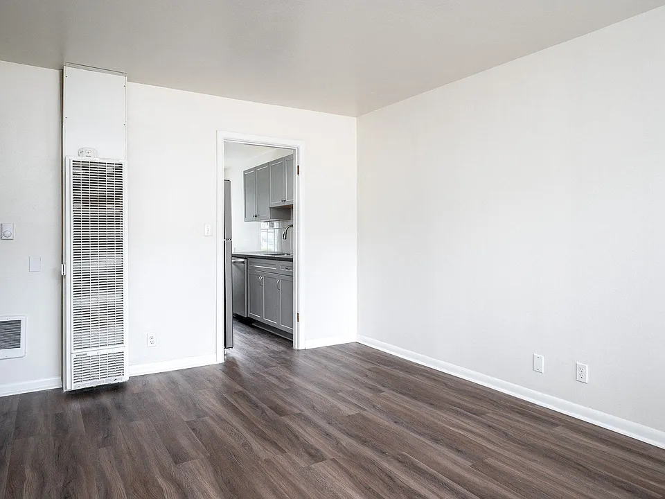 Clinton Court| Interior