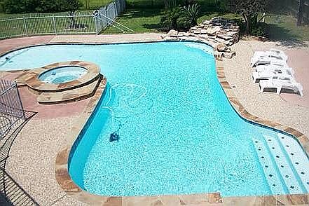 2nd image of 2816 Swallows Ln