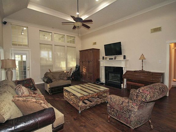 4th image of 3630 Saint Andrews Dr