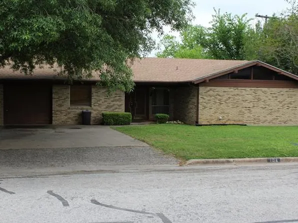 104 Anderson Dr, Elgin, TX 78621