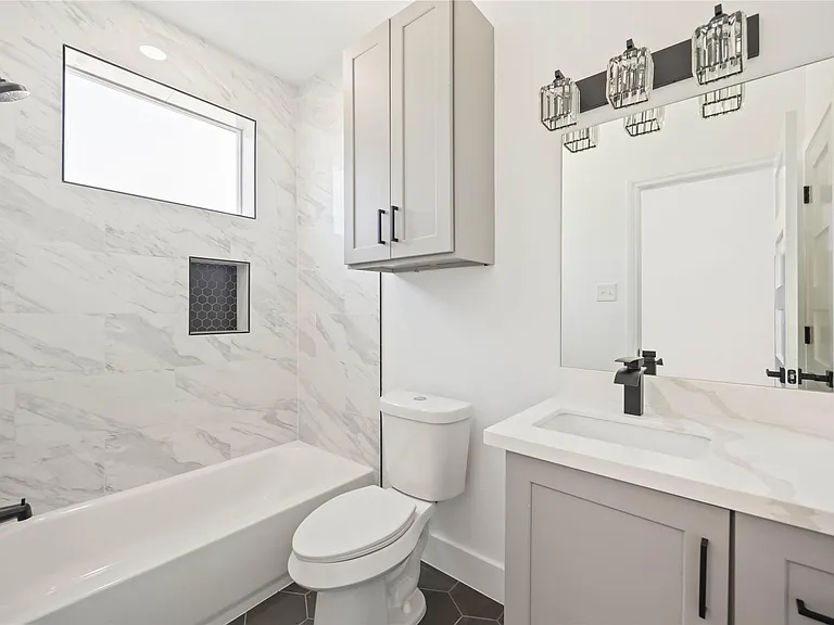 3022 Drew St — Photo 6