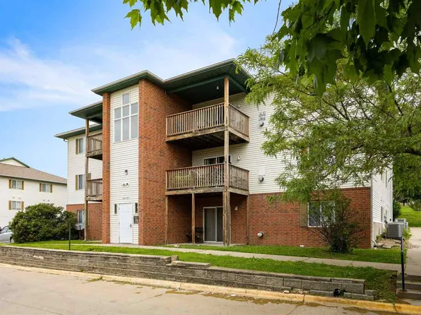 147 S Scott Blvd, Iowa City, IA 52245