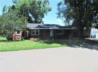 2814 12th Ave SW, Hickory, NC 28602