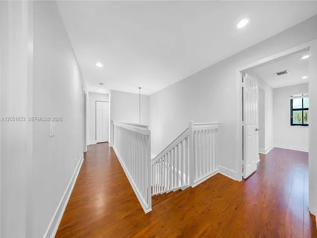 1538 Tamarind Ct — Photo 8