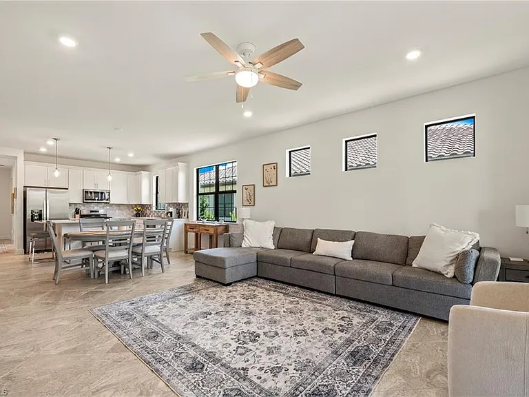 17434 Caravita Ln — Photo 10