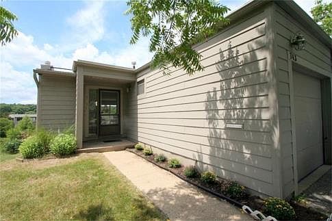 3rd image of 743 Watersedge Dr
