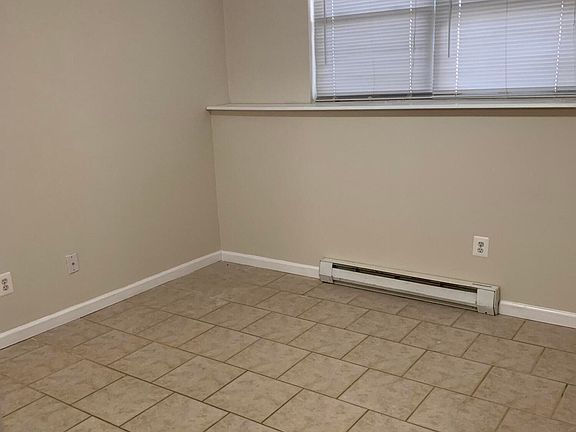 4th image of 115 Dartmouth Loop