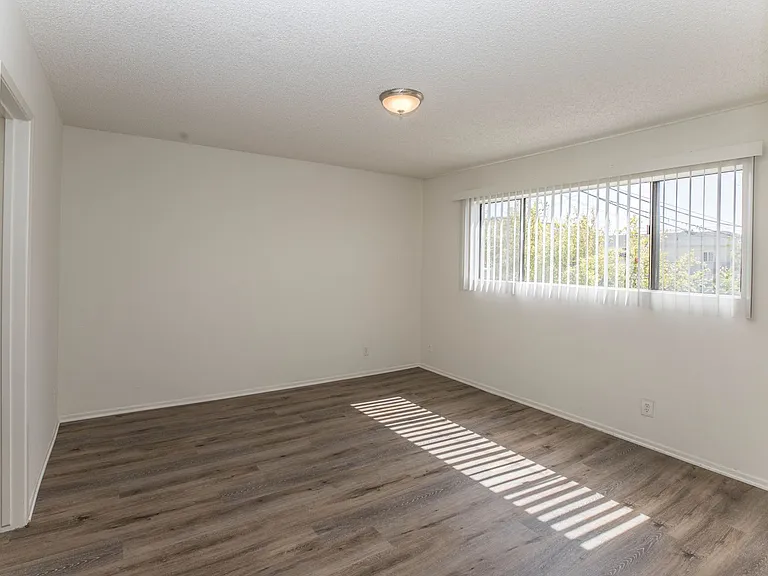 1229 Princeton St #4 — Photo 12